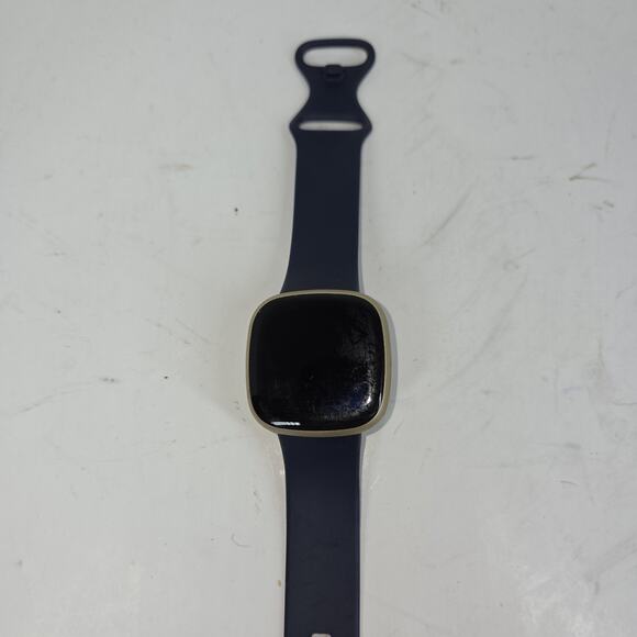 Fitbit Versa 3 Health and Fitness Smartwatch with GPS Soft Gold Athletic Gym - Picture 7 of 12